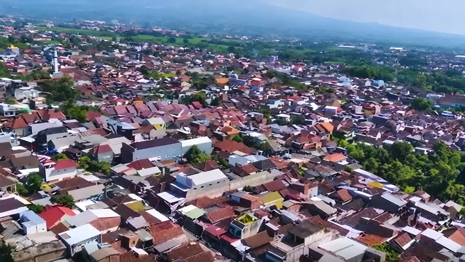 Background Kampung Mbesuk Ambyaar